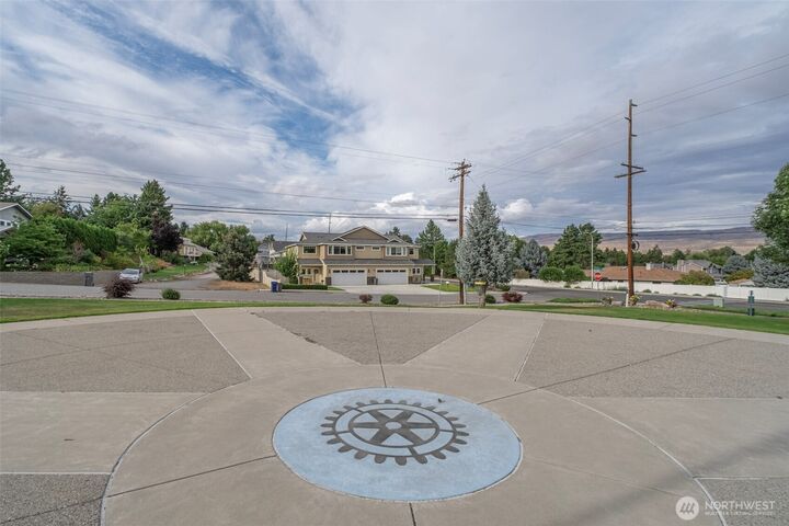 Property Photo:  1804  Mulberry Lane  WA 98801 