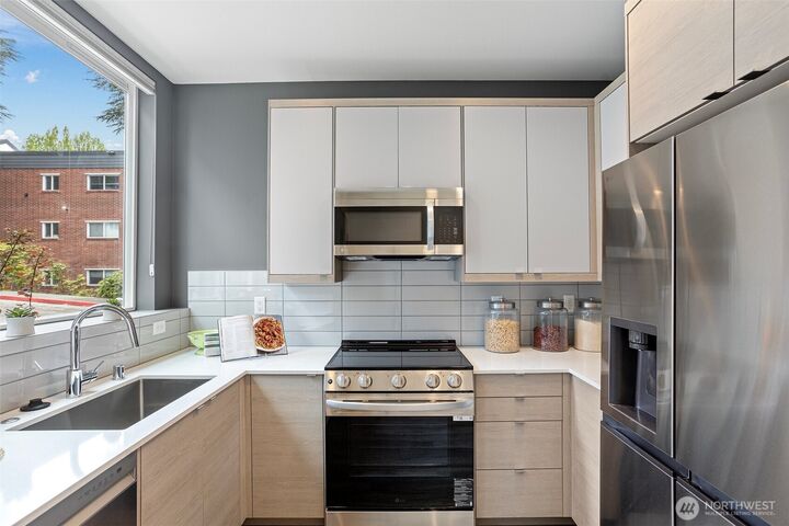 Property Photo:  2525  29th Avenue S D  WA 98144 