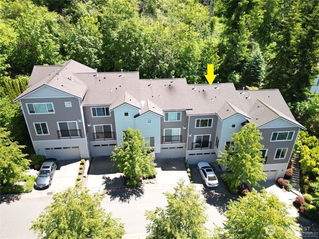 Property Photo:  7006  134th Court SE B  WA 98059 