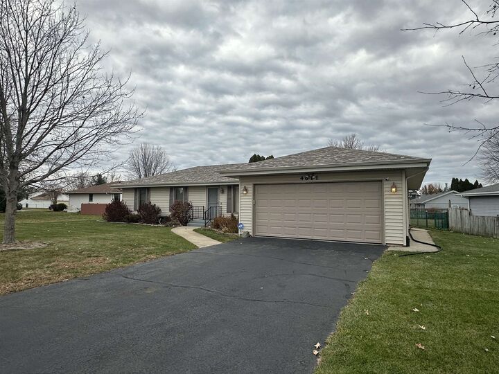 Property Photo: 4611 Bedfordshire Drive IL 61111