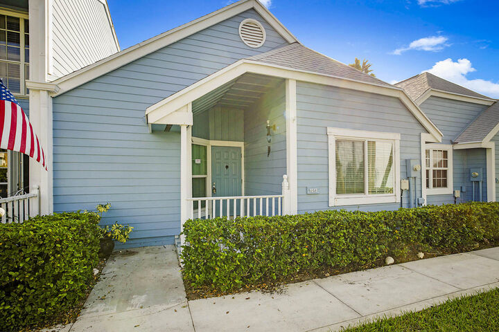 Property Photo: 1513 Ocean Dunes Circle FL 33477