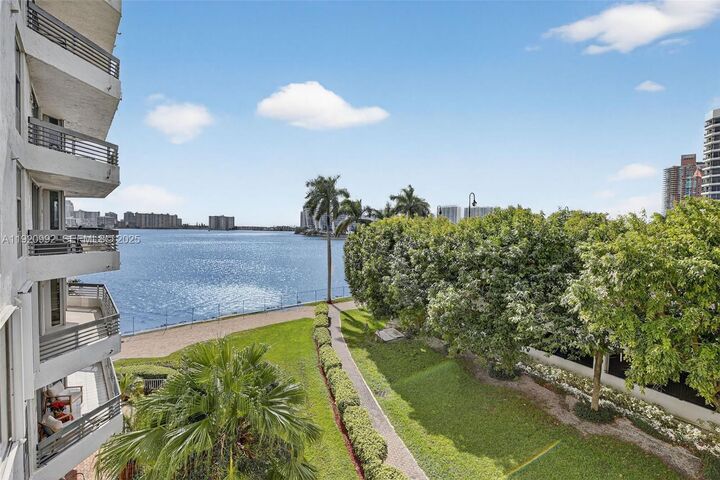 Property Photo:  19101 NE Mystic Pointe Dr 402  FL 33180 