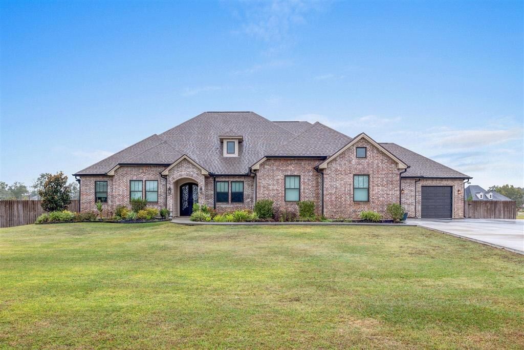 Property Photo:  3688 E Cabella Drive E  LA 70665 