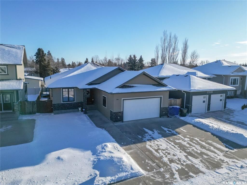 Property Photo:  2966 Lakeview Drive  SK S6W 0A4 