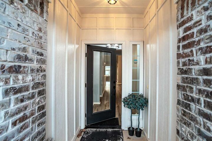 Property Photo: 1304 S Autry Street OK 74074