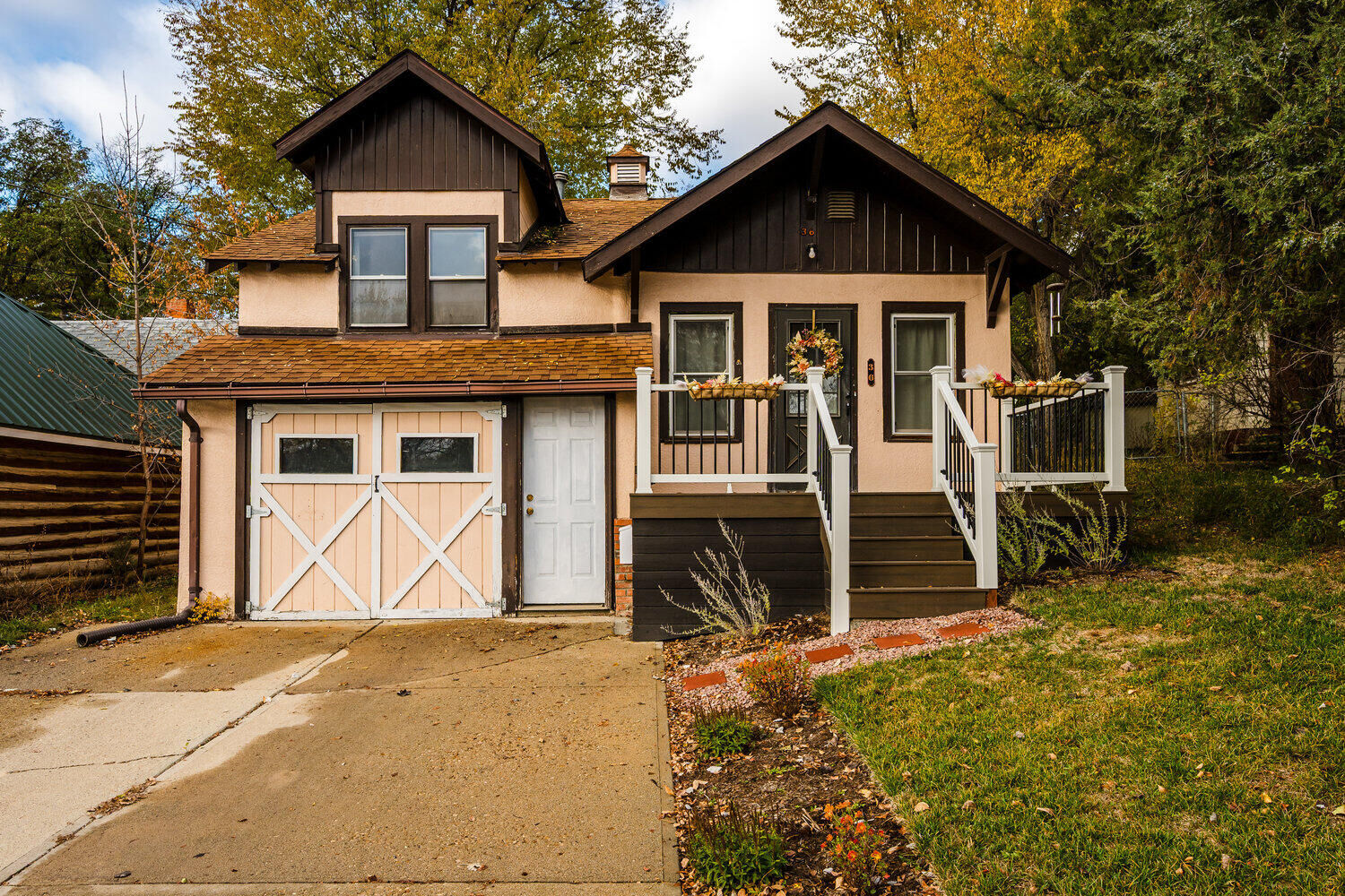 Property Photo:  36 N Elk Street  WY 82801 