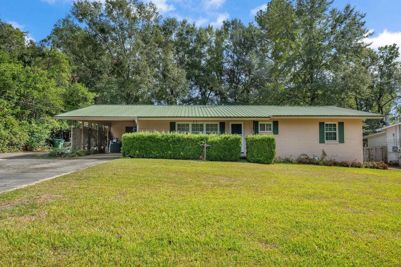 Property Photo:  223 S Lowe Street  FL 32351 