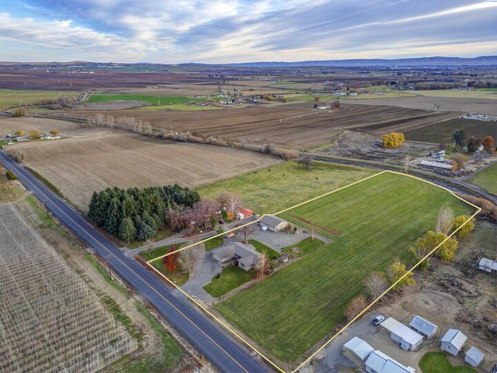 Property Photo:  10240 Van Belle Road  WA 98944 