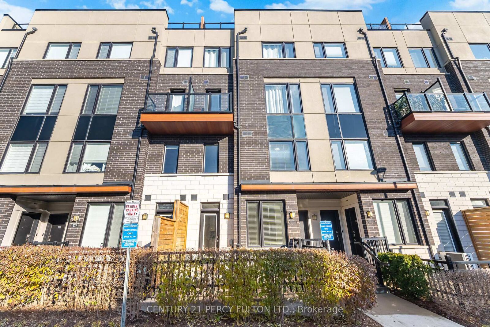 Property Photo:  1555 Kingston Road 516  ON L1V 0E9 