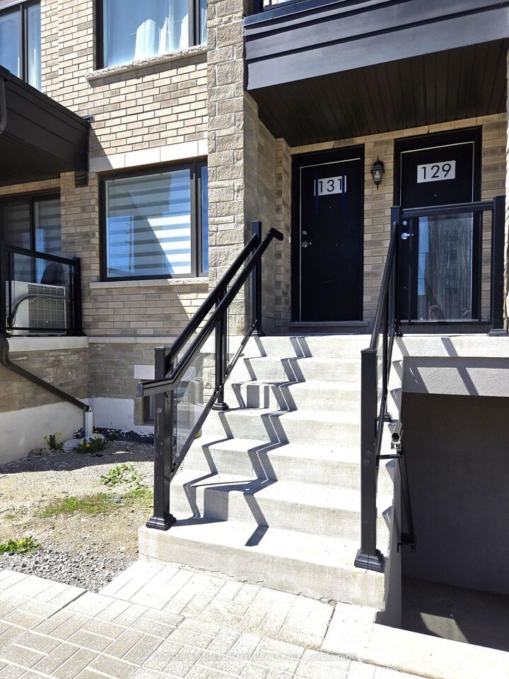 Photo de la propriété: 131 Appletree Lane ON L9J 0P1