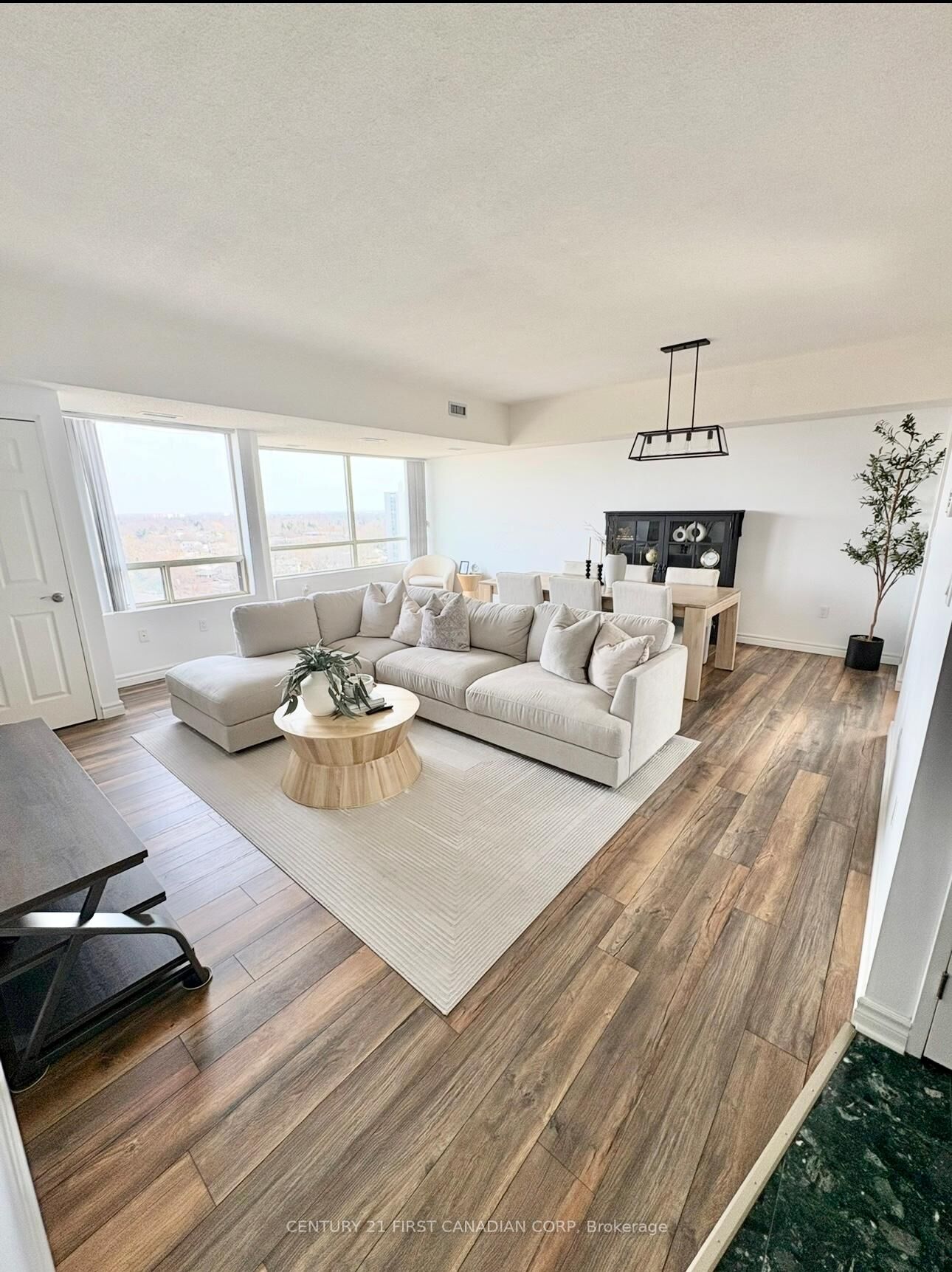 Property Photo:  744 Wonderland Road S 1206  ON N6K 4K3 