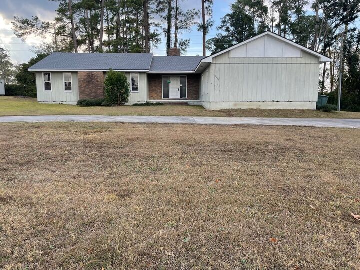 Property Photo:  2402 Gornto Rd  GA 31602 