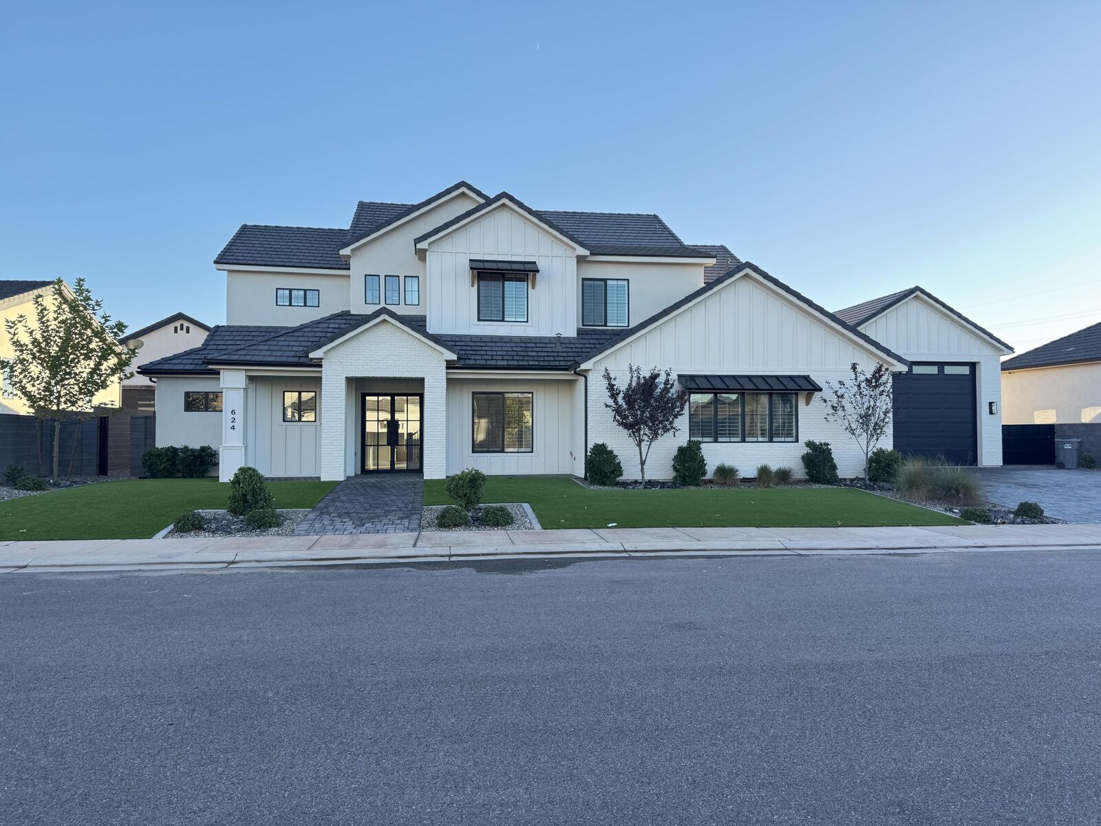 Property Photo:  624 E Pine St  UT 84780 