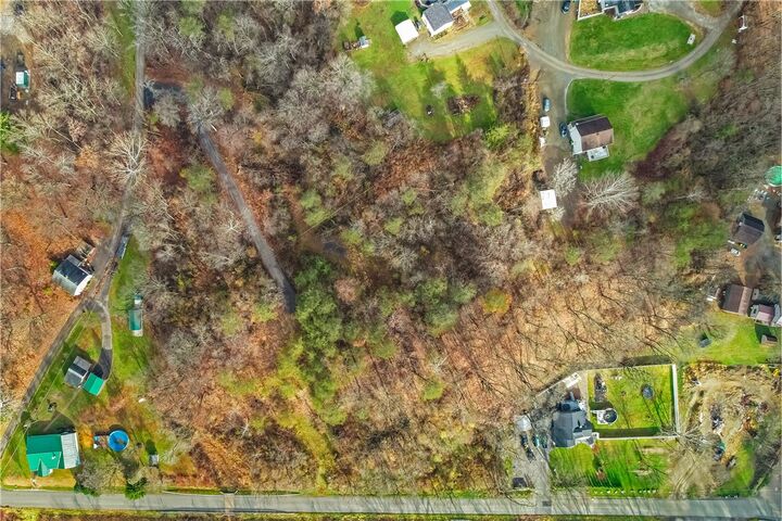 Property Photo:  405 Jacoby Rd  PA 15024 