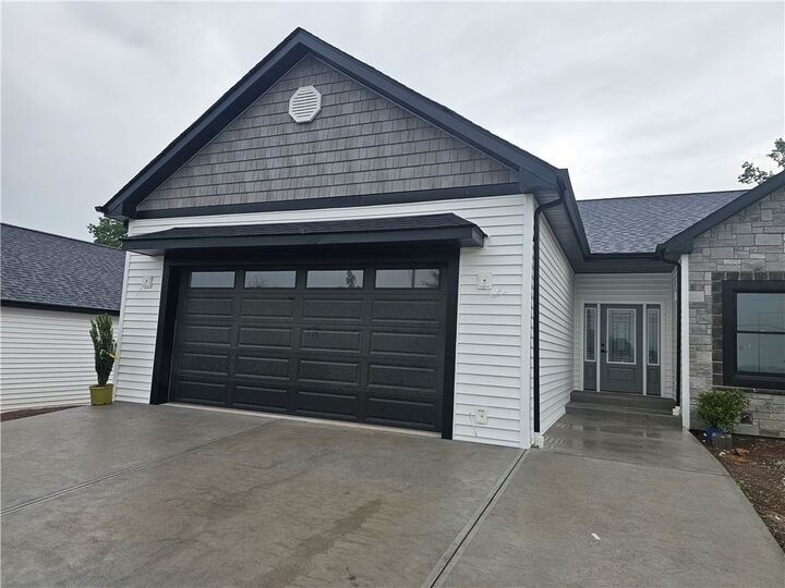 Property Photo:  814 S Tenth St  PA 15697 