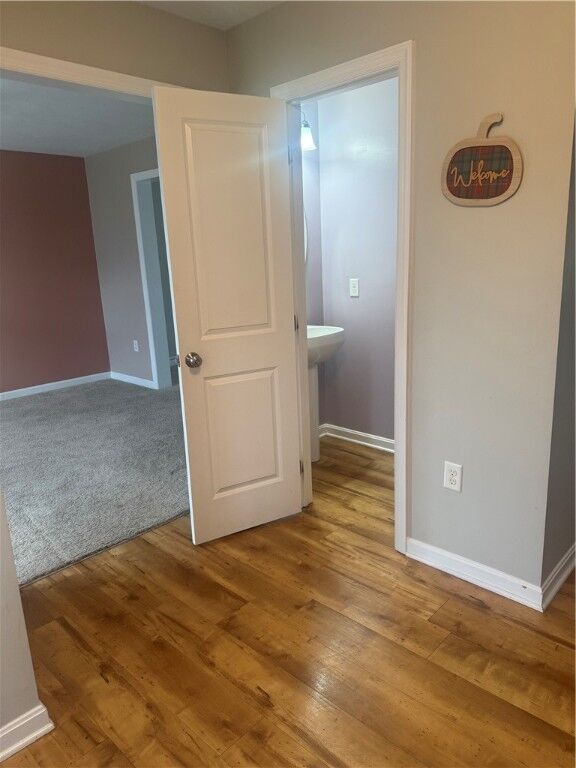 Property Photo: 305 Garden Ct PA 15044