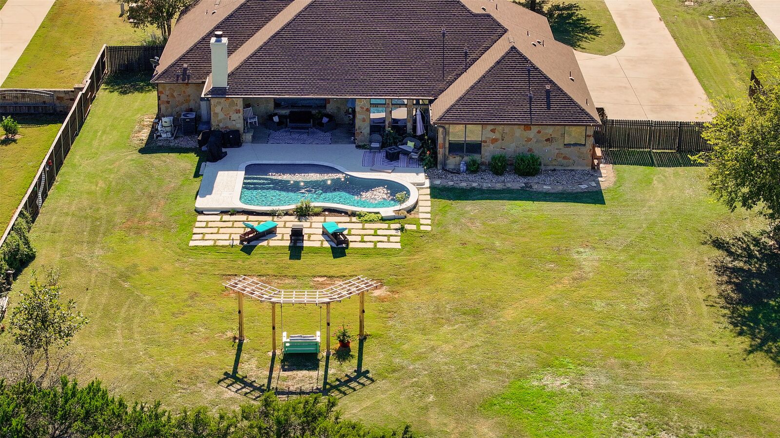 Property Photo:  