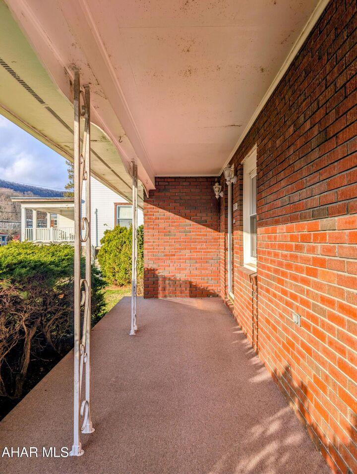 Property Photo:  619 N Spring Street  PA 15537 