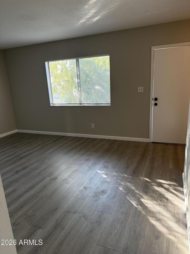 Property Photo:  1101 S Farmer Avenue  AZ 85281 