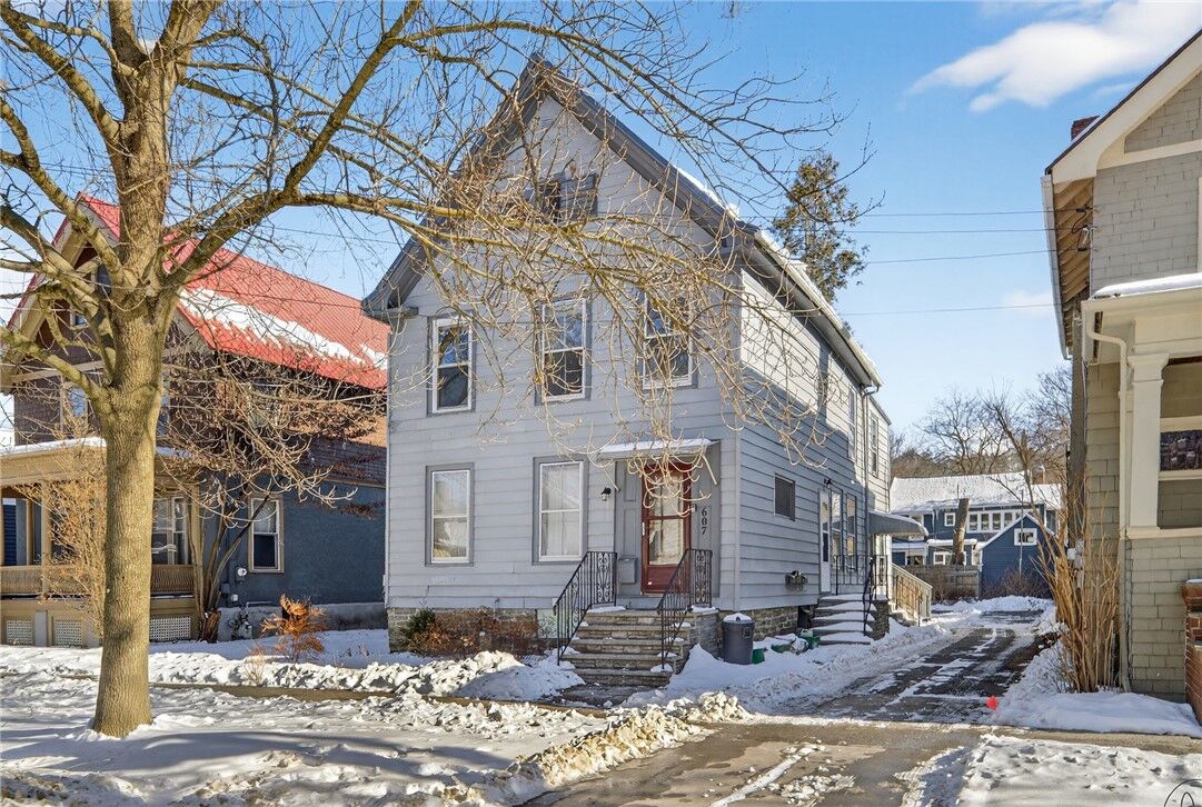 Property Photo:  607 N Cayuga Street 2S  NY 14850 