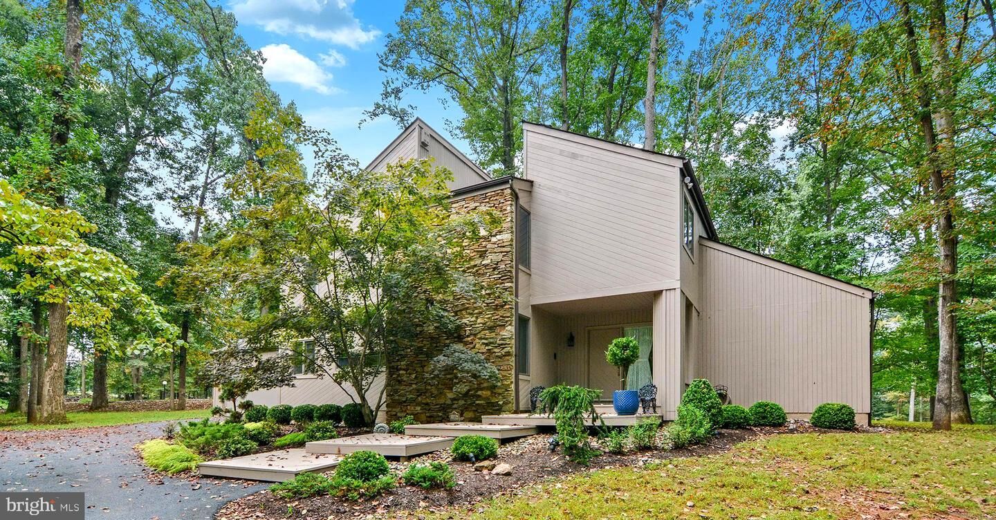 Property Photo:  11006 Valley Heights Drive  MD 21117 