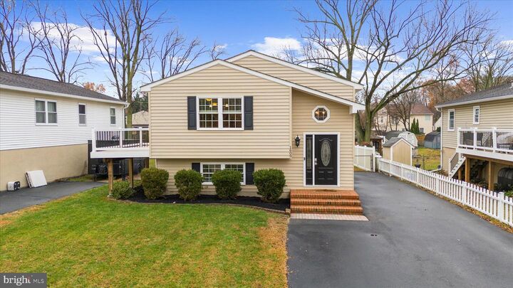 Property Photo:  1609 Annapolis Drive  MD 21060 