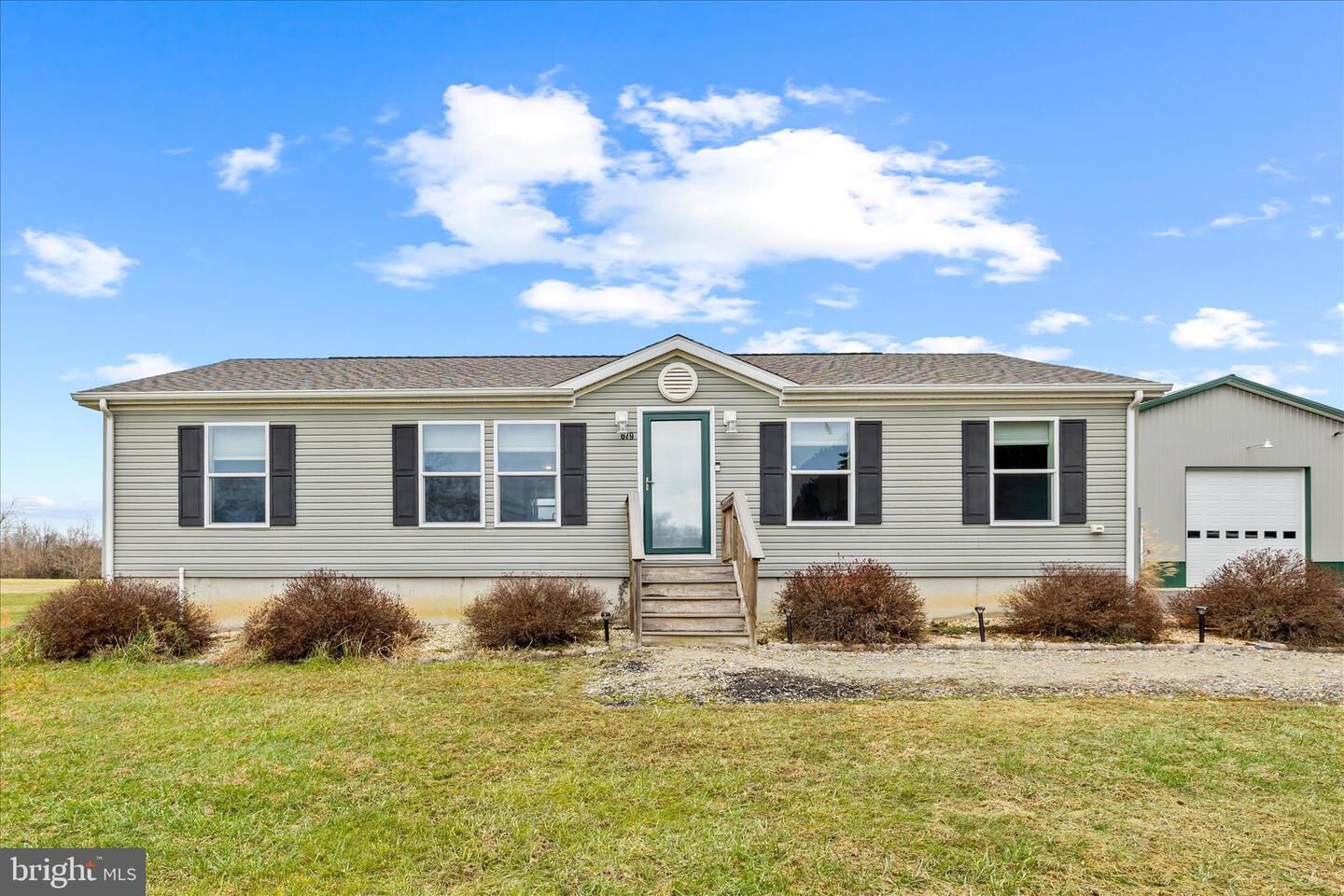 Property Photo: 679 Oak Hill School Road DE 19734