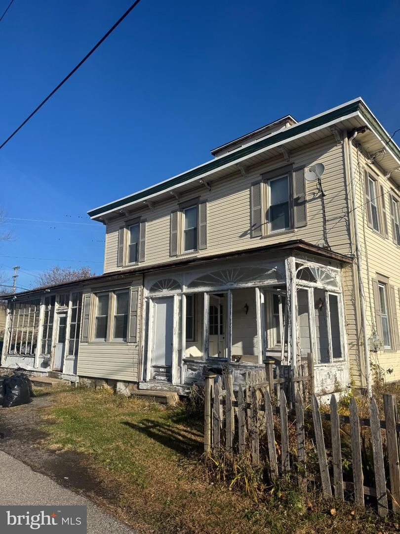 Property Photo: 601 Maple Avenue PA 19116
