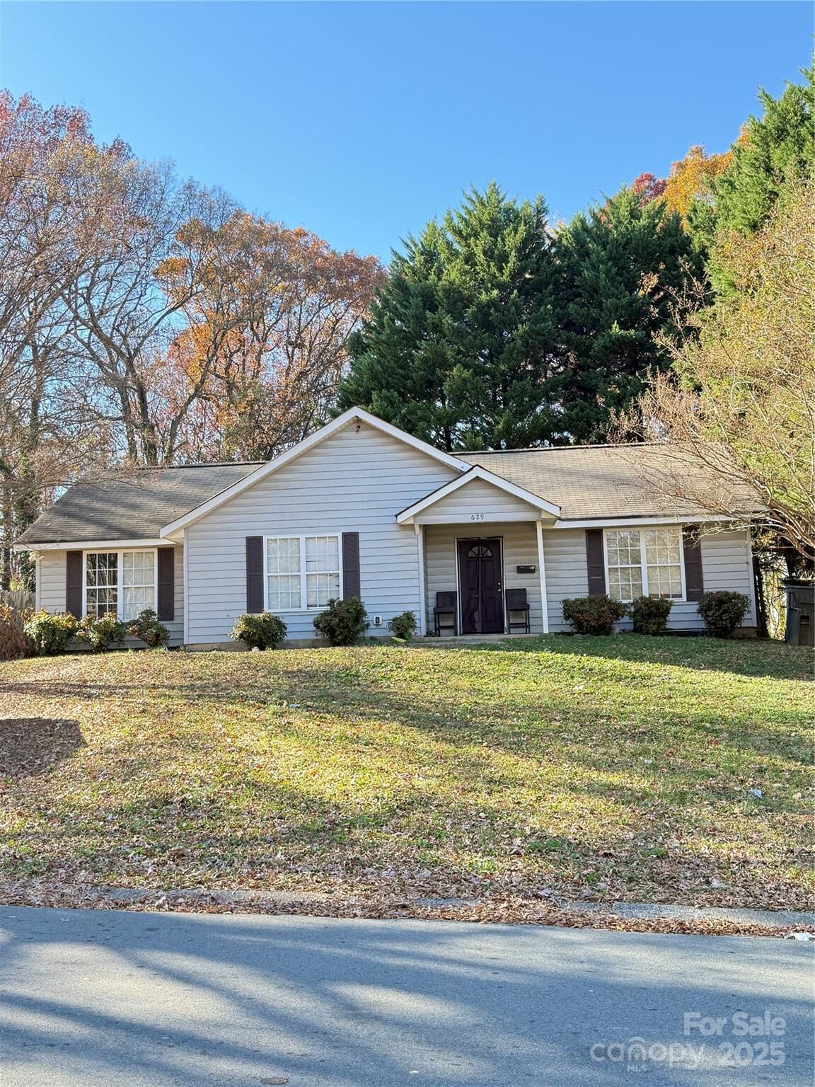 Property Photo:  629 Drury Drive  NC 28206 