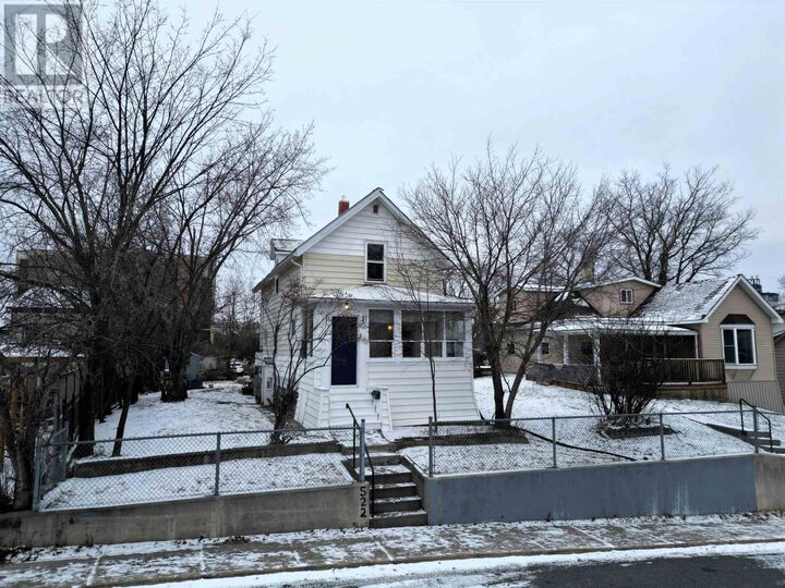 Property Photo:  522 Third Avenue South  ON P9N 1Y2 