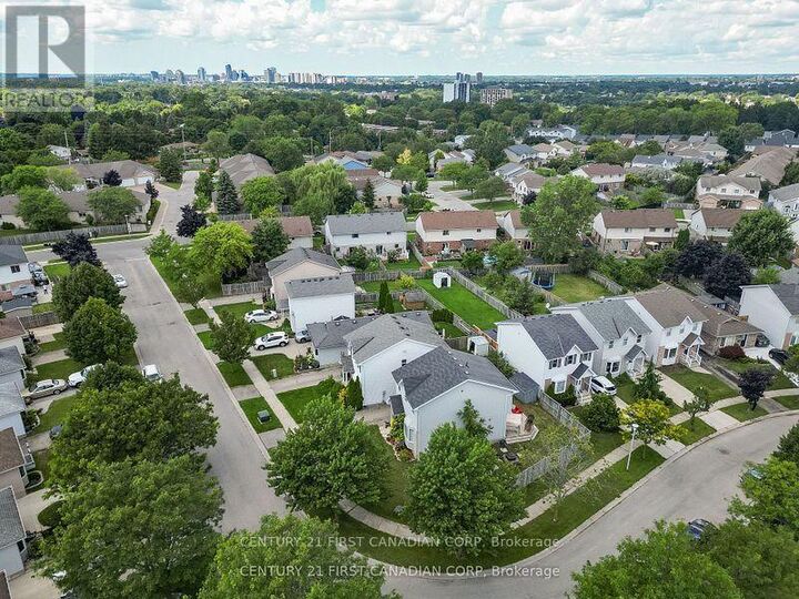 132 Sandy Street  London South (South J) ON N5Z 2C7 photo