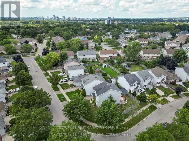 Photo de la propriété: 132 Sandy Street ON N5Z 2C7