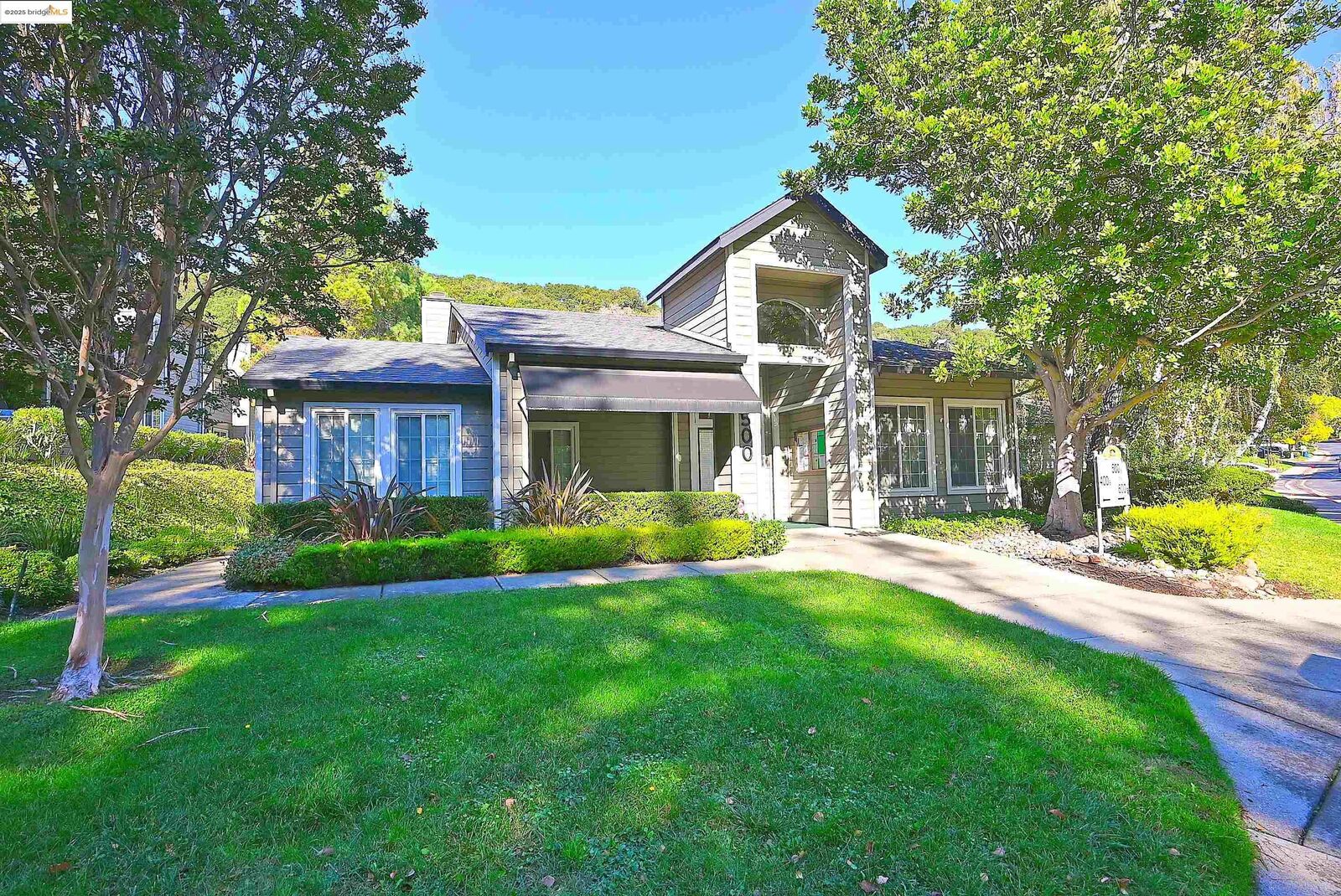 Property Photo: 550 Canyon Oaks Dr A CA 94605