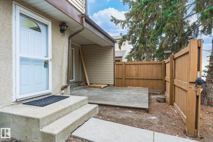 Property Photo:  7114 178 Street NW  AB T5T 3E9 