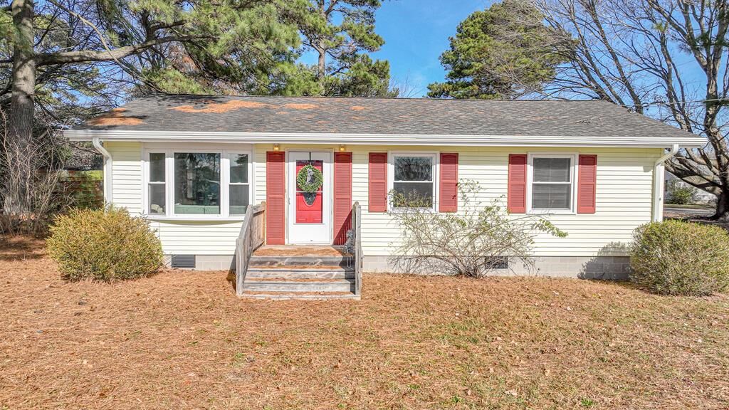 Property Photo: 11505 Holly Cir VA 23350