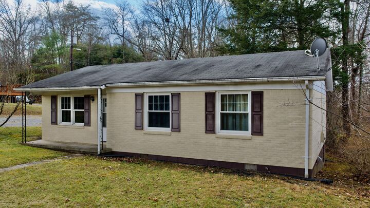 Property Photo:  338 Giggenbach Circle  WV 24986 
