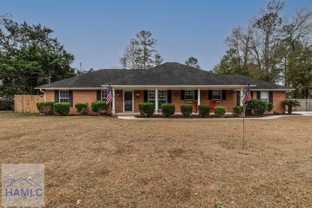 Property Photo: 8 Cameron Court GA 31321