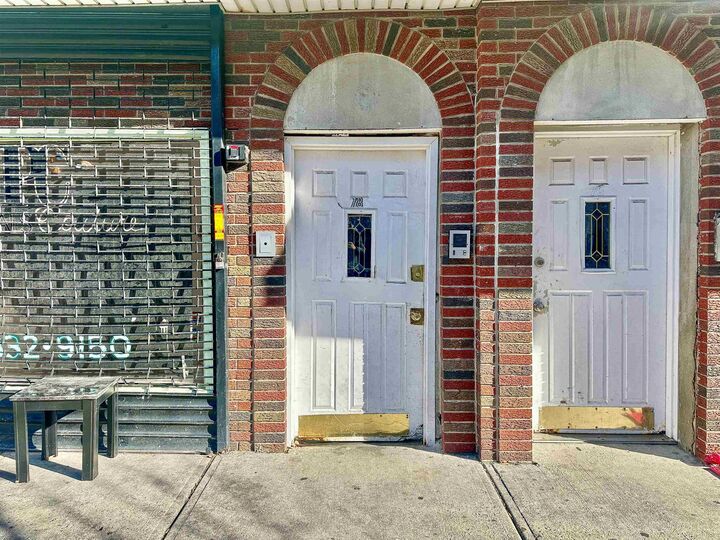 Property Photo:  78 Orient Ave 2  NJ 07305 