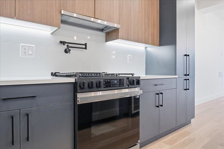 Property Photo: 105 Laidlaw Ave 2 NJ 07306