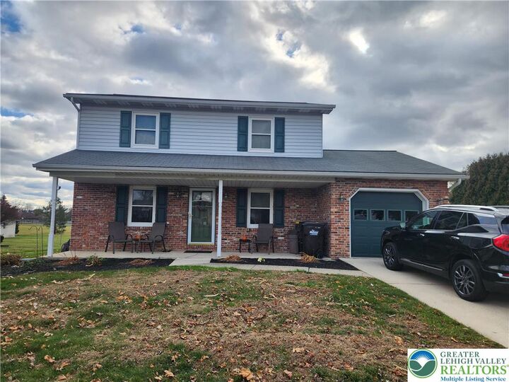 Property Photo:  4420 Pheasant Run Court  PA 18020 