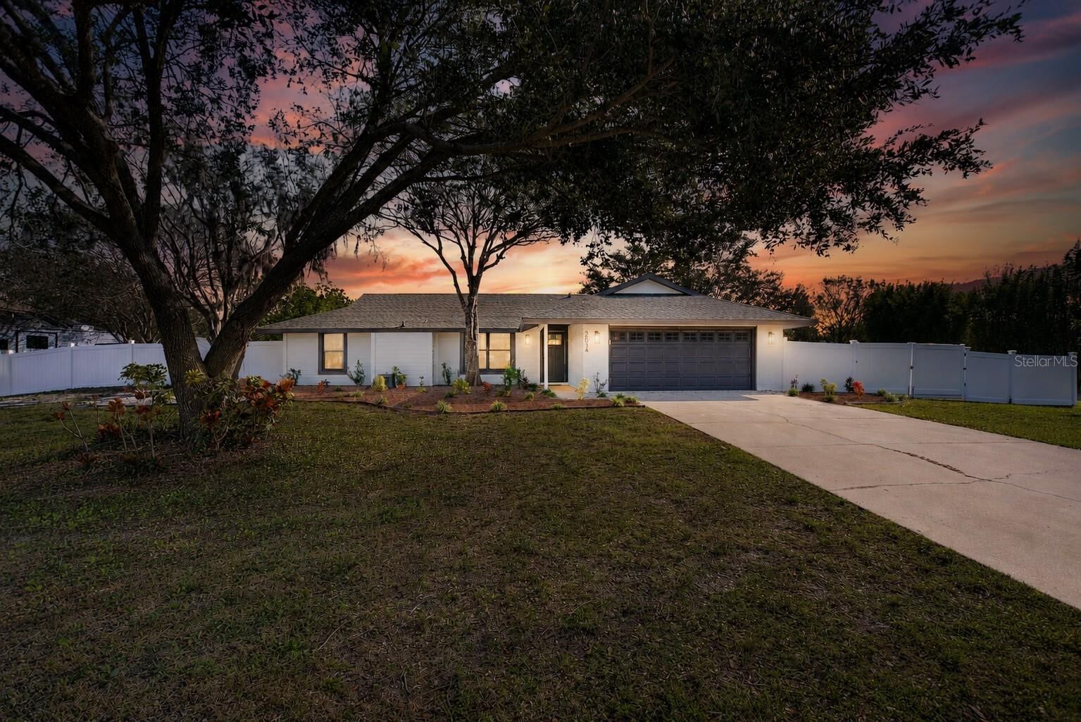 Property Photo:  2054 Racimo Drive  FL 34240 