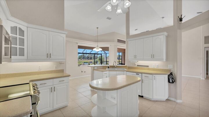 Property Photo:  646 Boundary Boulevard  FL 33947 