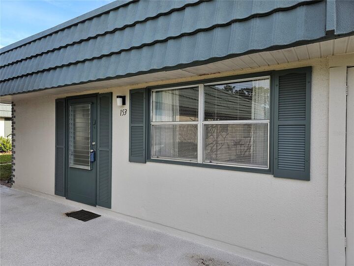 Property Photo: 1811 Bedford Lane 153 FL 33573