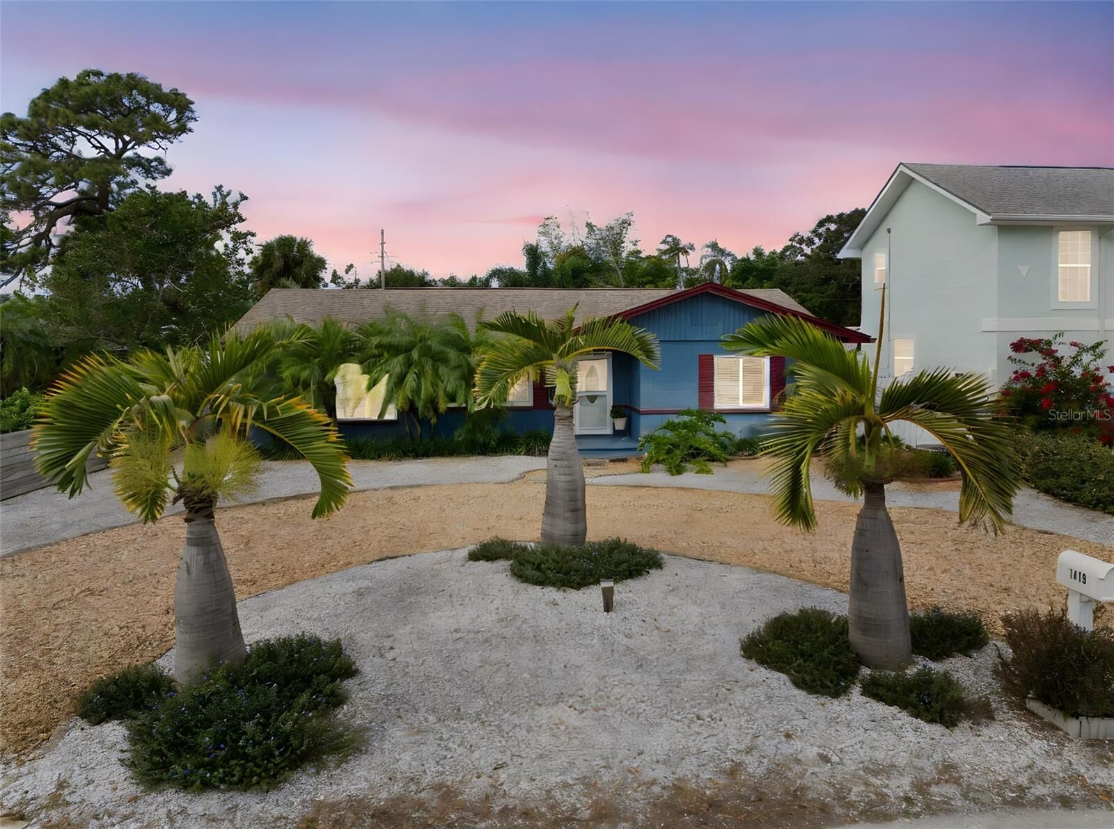 Property Photo:  1419 Gray Street S  FL 33707 