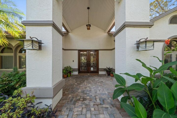 Property Photo: 2617 Beagle Path Way FL 34683