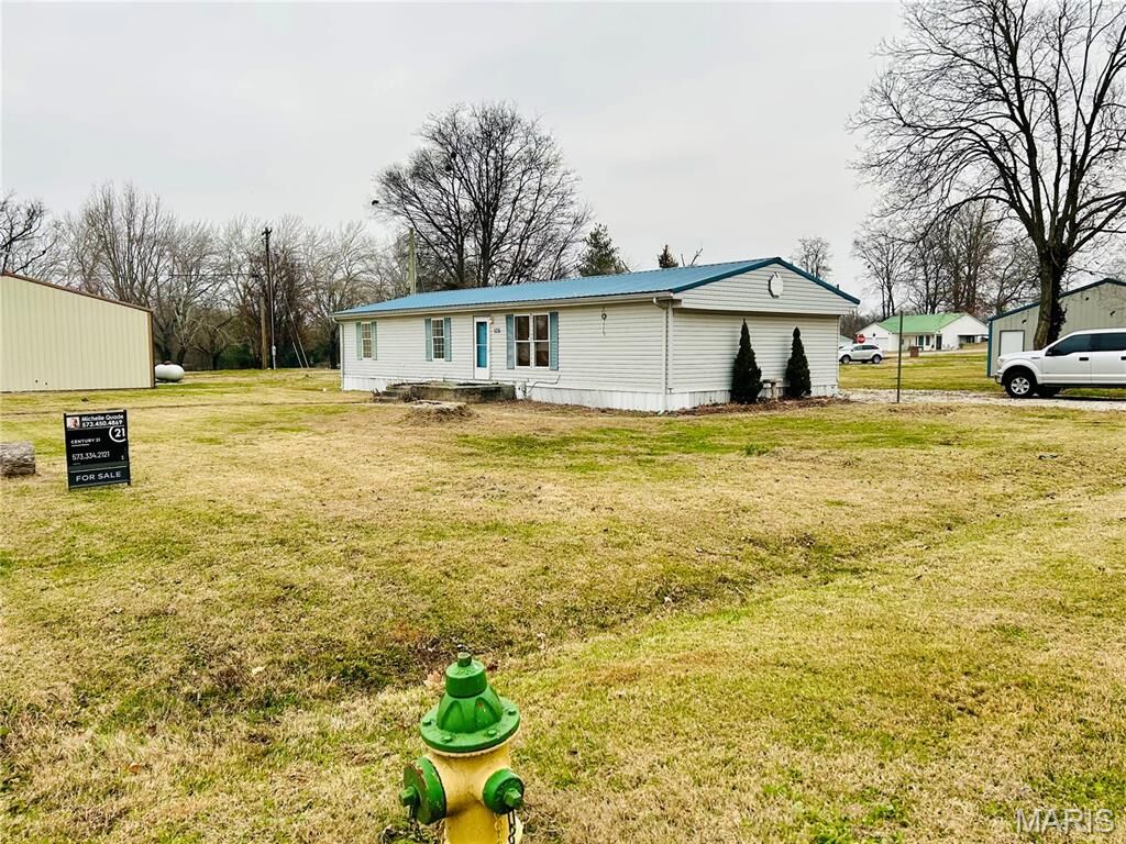 Property Photo: 135 E Main Street MO 63785