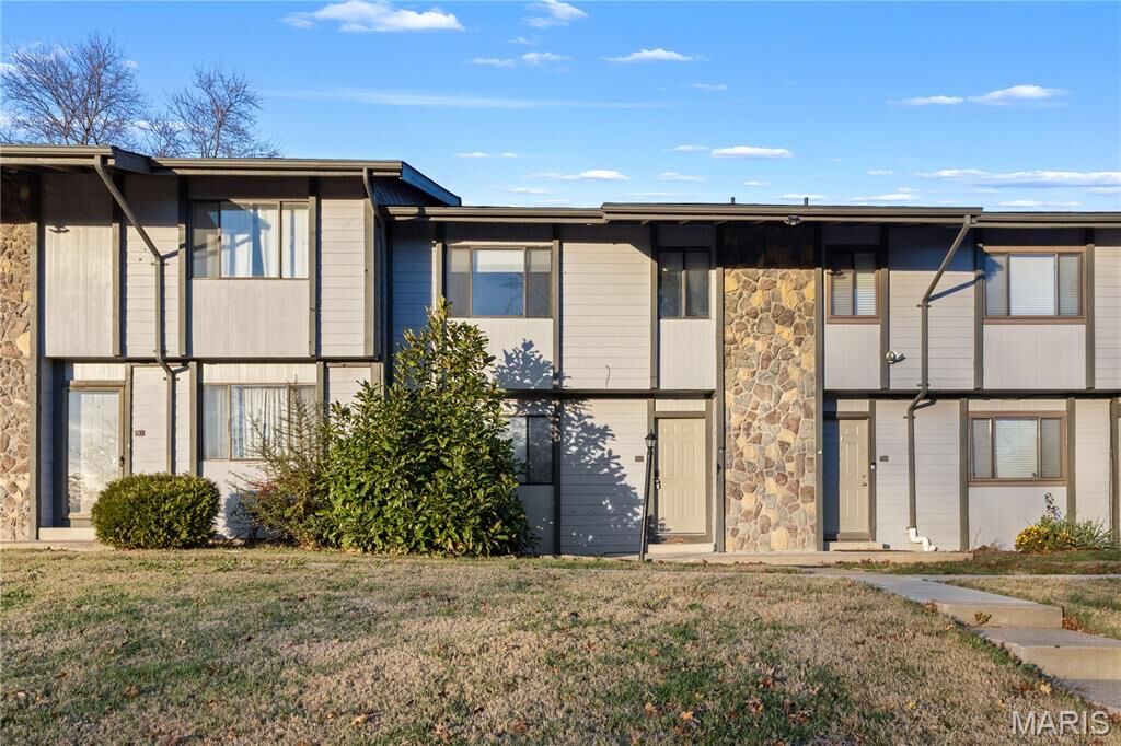 Property Photo: 2503 Savoy Drive 2503 MO 63367