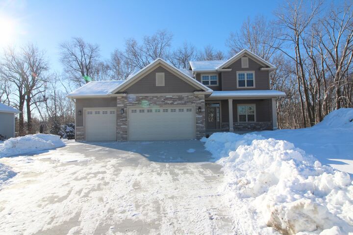 Property Photo:  725 Brookview Ct  WI 53402 