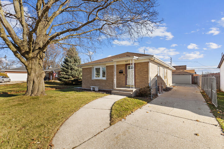 Property Photo: 2401 Russet St WI 53405