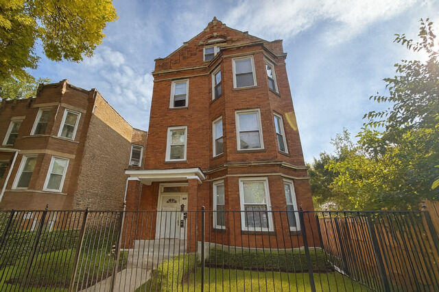 Property Photo:  1325 S Komensky Avenue 1  IL 60623 